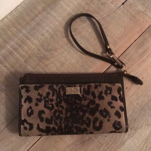 Coach Handbags - Cool Coach Wristlet